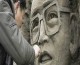 ساخت مجسمه شنی كيم جونگ ايل رهبر متوفی كره شمالی از سوی يک هنرمند پيكر‌تراش چينی