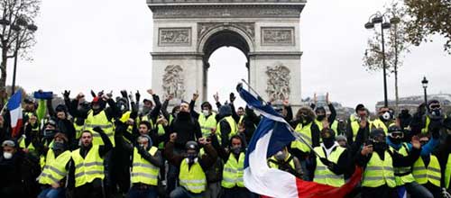 تجمع معترضان در خیابان‌های پاریس