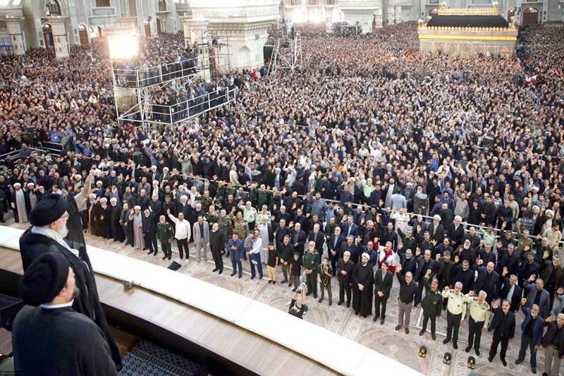 ملّت ایران به یک رئیس‌جمهور فعّال، پُرکار، آگاه و معتقد به مبانی انقلاب نیاز دارد