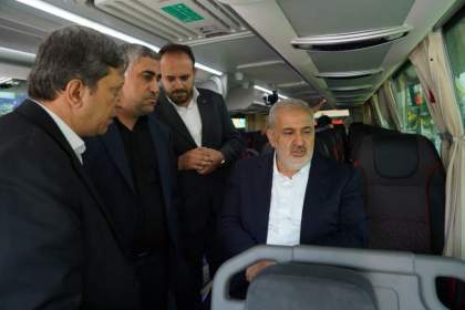بازدید وزیر صمت از خودروهای وارداتی برقی و تجاری گروه بهمن 